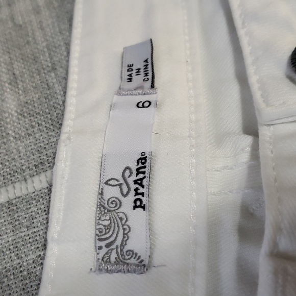 Prana Women's Kara Denim Short, Size 6 - Picture 5 of 13